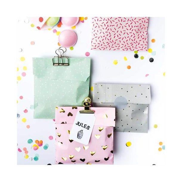 Poser med klistermrker - Lyserd og Grn