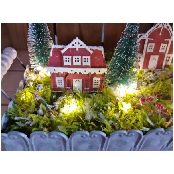 Charlie & Paulchen - Die - Swedish house with dormer