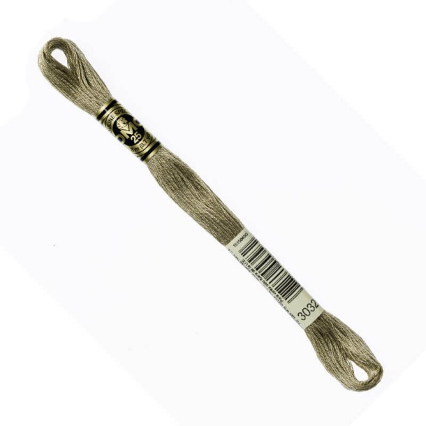 DMC Broderigarn - Nr 3032 - Lys Grbrun - 8 m