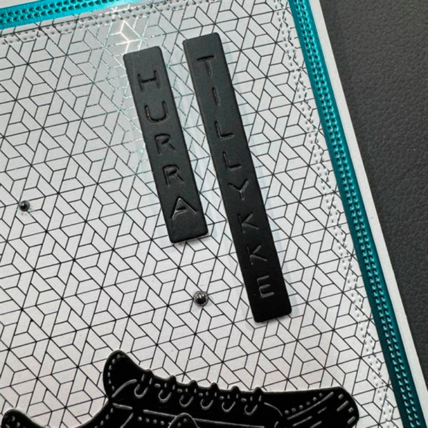 Simple and Basic - Die - Lodrette tekster