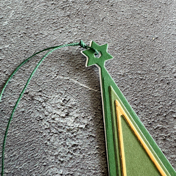 Simple and Basic - Die - Juletrer