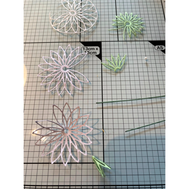 Gavlhusets Design - Die - Blomsterring