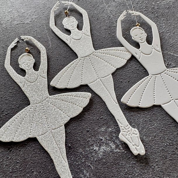 Simple and Basic - Die - Ballerina