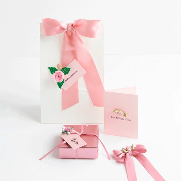 Selvklbende - Roser med sljfer - Lyserd