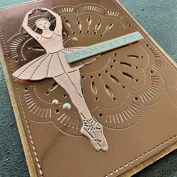 Simple and Basic - Die - Ballerina