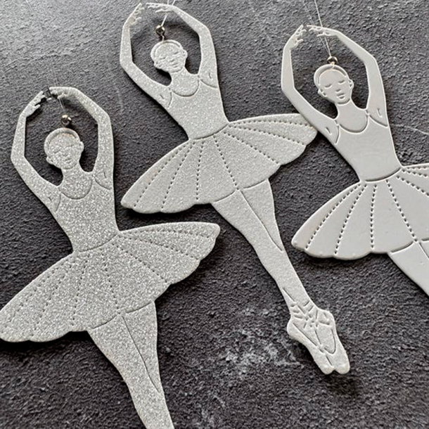 Simple and Basic - Die - Ballerina